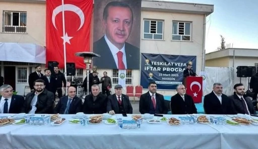  Bakanı Işıkhan Mardin'de &quot;Vefa İftarı&quot;na katıldı